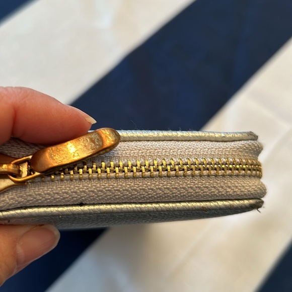 RJAY woman silver wallet zipper closure with card slots - Picture 4 of 13